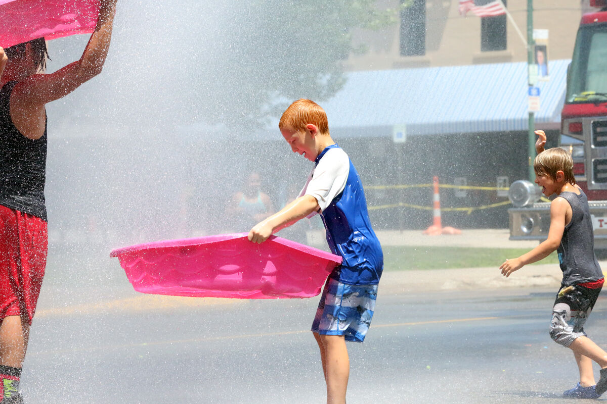 Balloon Days Water Fight (19).jpg